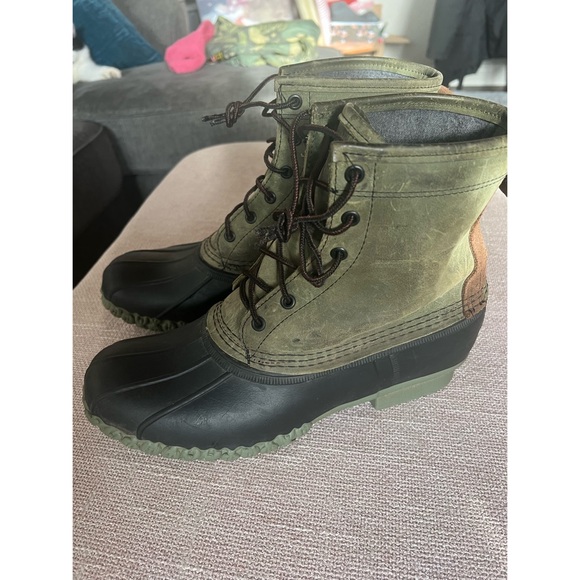 L.L. Bean Green Leather Duck Boots - Picture 6 of 7
